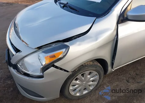 2017 Nissan Versa 1.6 Sv z USA, uszkodzony, nr VIN 3N1CN7AP4HL881497